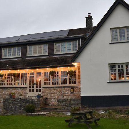 Three Horseshoes Country Inn Barry Exteriör bild
