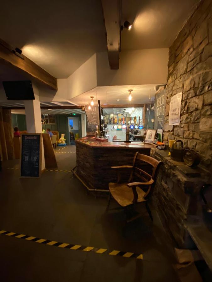 Three Horseshoes Country Inn Barry Exteriör bild