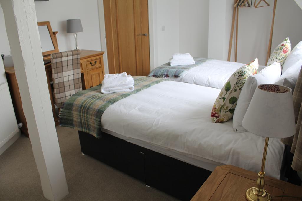 Three Horseshoes Country Inn Barry Exteriör bild