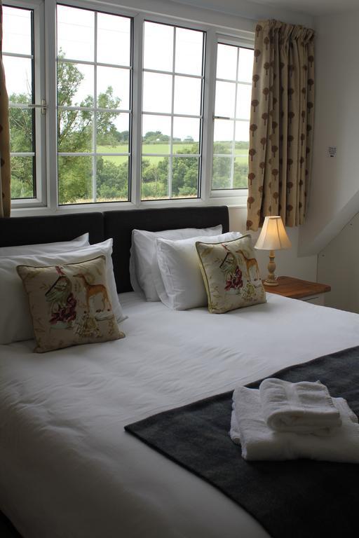 Three Horseshoes Country Inn Barry Exteriör bild