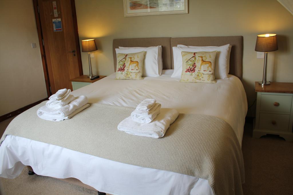 Three Horseshoes Country Inn Barry Exteriör bild