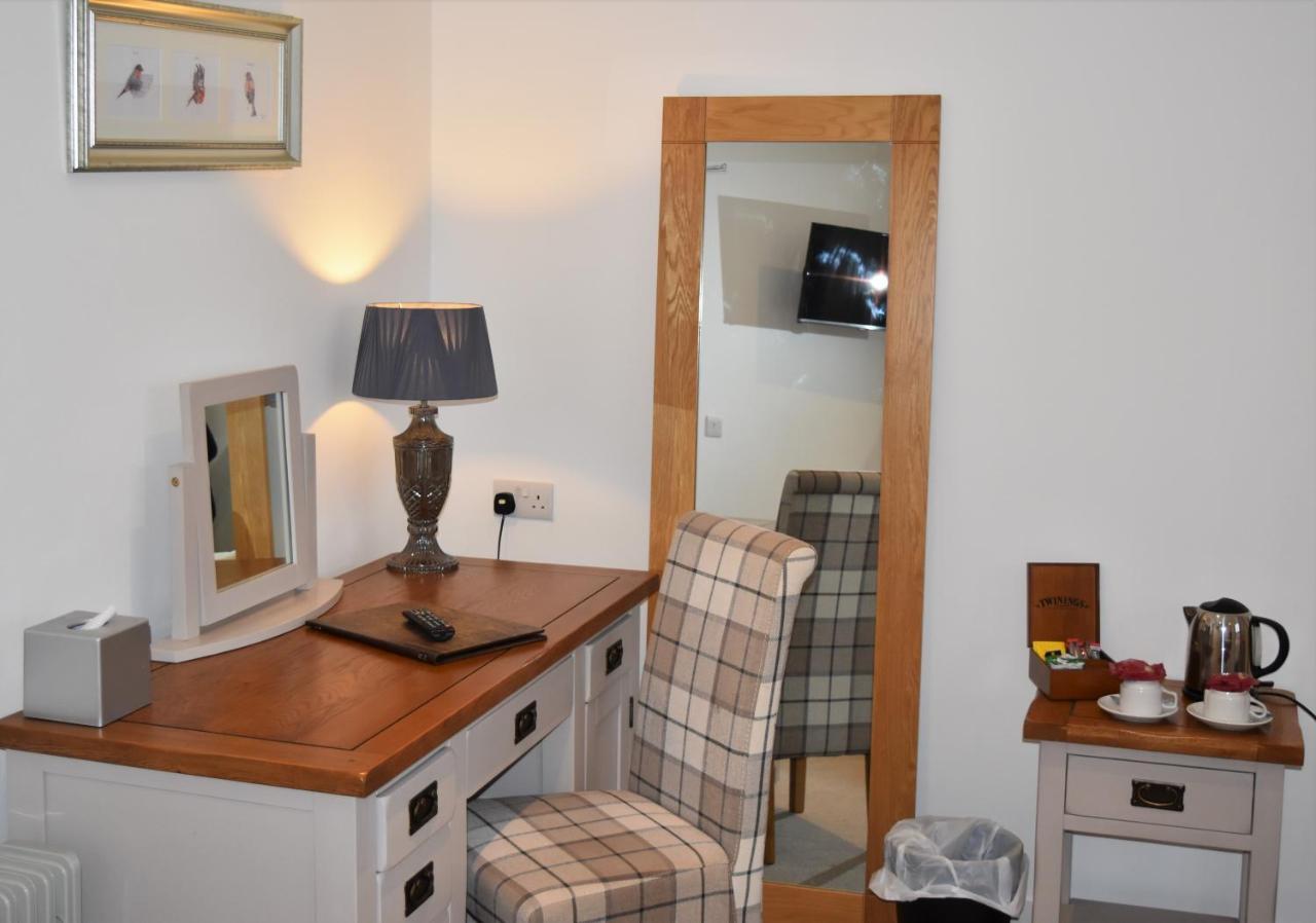 Three Horseshoes Country Inn Barry Exteriör bild