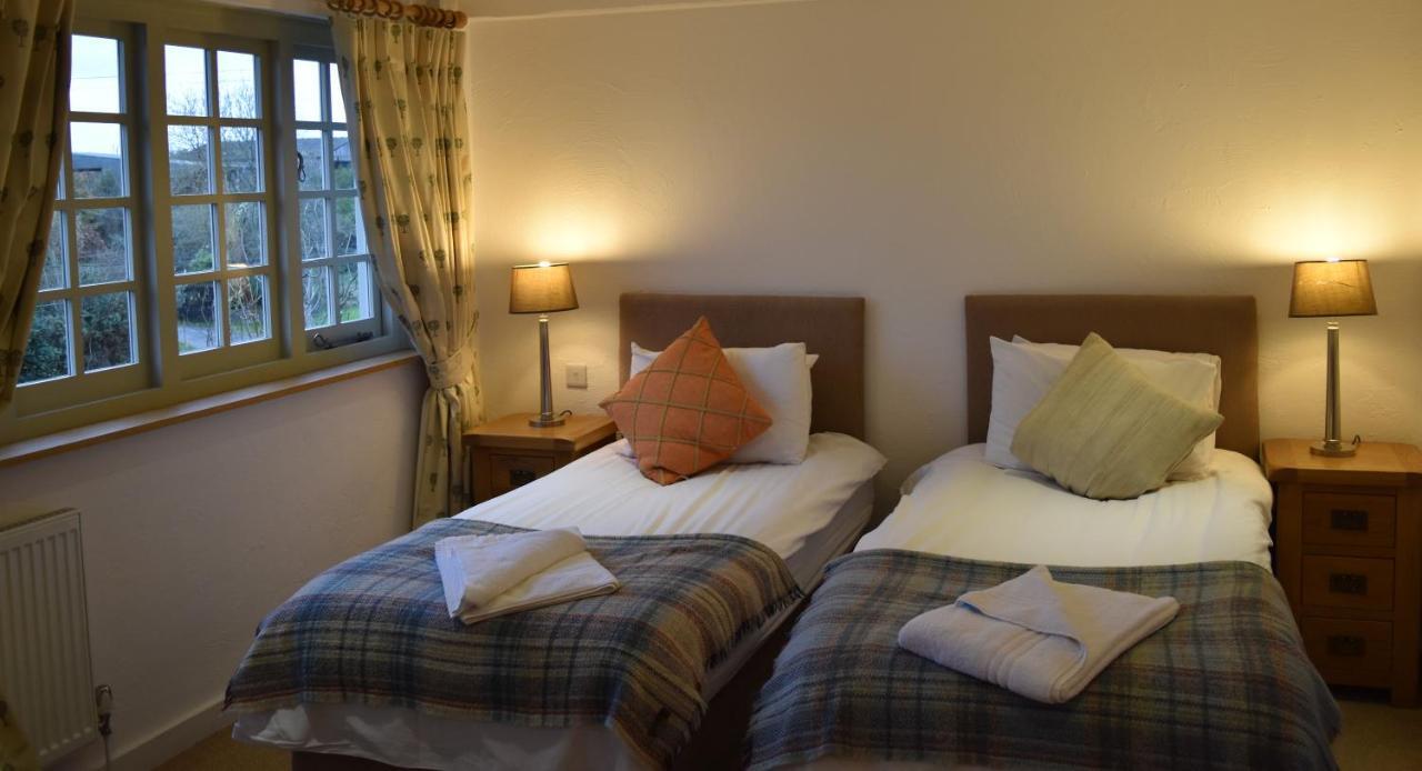 Three Horseshoes Country Inn Barry Exteriör bild